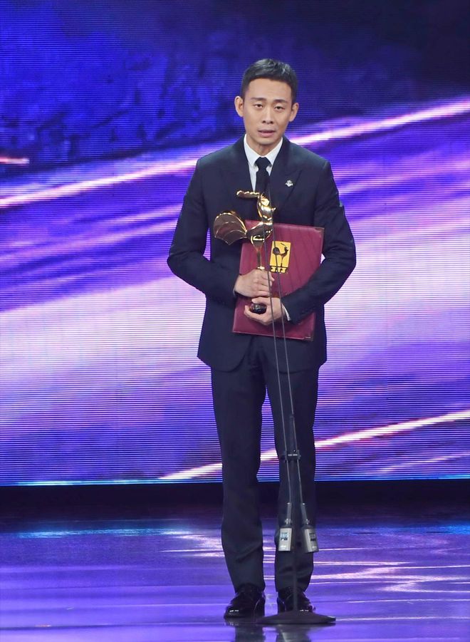 周星驰没上榜梁朝伟第六第一名无人质疑龙8手机登录入口金鸡奖影帝演技前10(图13)