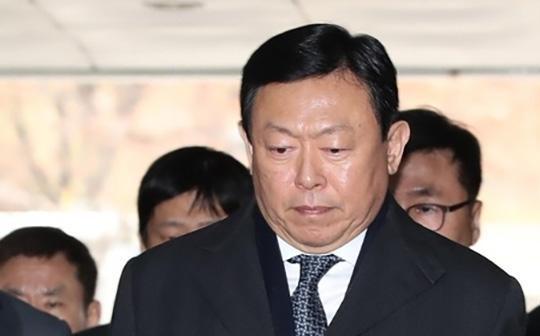 这一回乐天企业创始人辛格浩坐不住了long88龙8国际从大国到本国(图7)