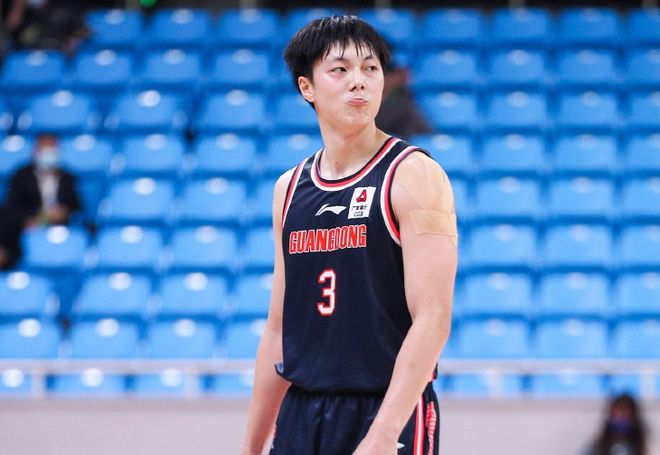 胡明轩PK陈盈骏 广东欲送北京首败龙8囯际京粤大战前瞻：周琦难出战(图1)