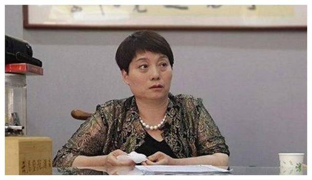 后蓝翔校长再送原配入狱这次被“反杀”了long88龙8国际把三个女儿弄去坐牢(图2)