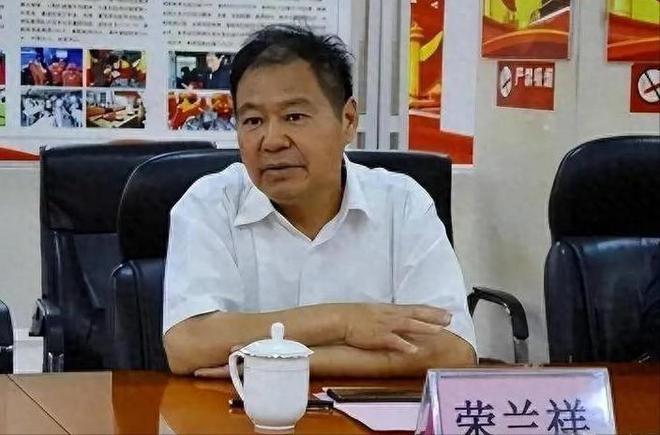后蓝翔校长再送原配入狱这次被“反杀”了long88龙8国际把三个女儿弄去坐牢(图6)