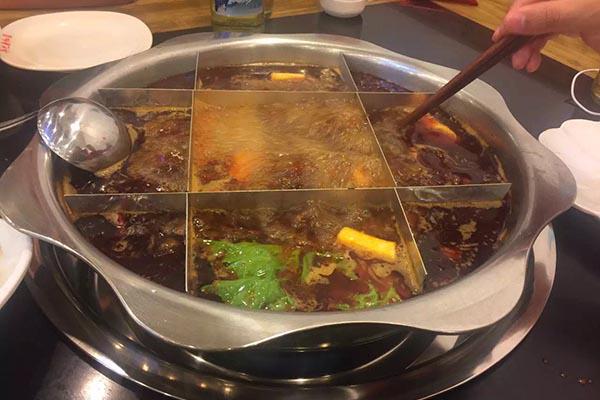 味口臭熏人这里有减轻口臭的妙招坚持做！龙8国际电子游戏娱乐平台一张嘴就有臭(图4)